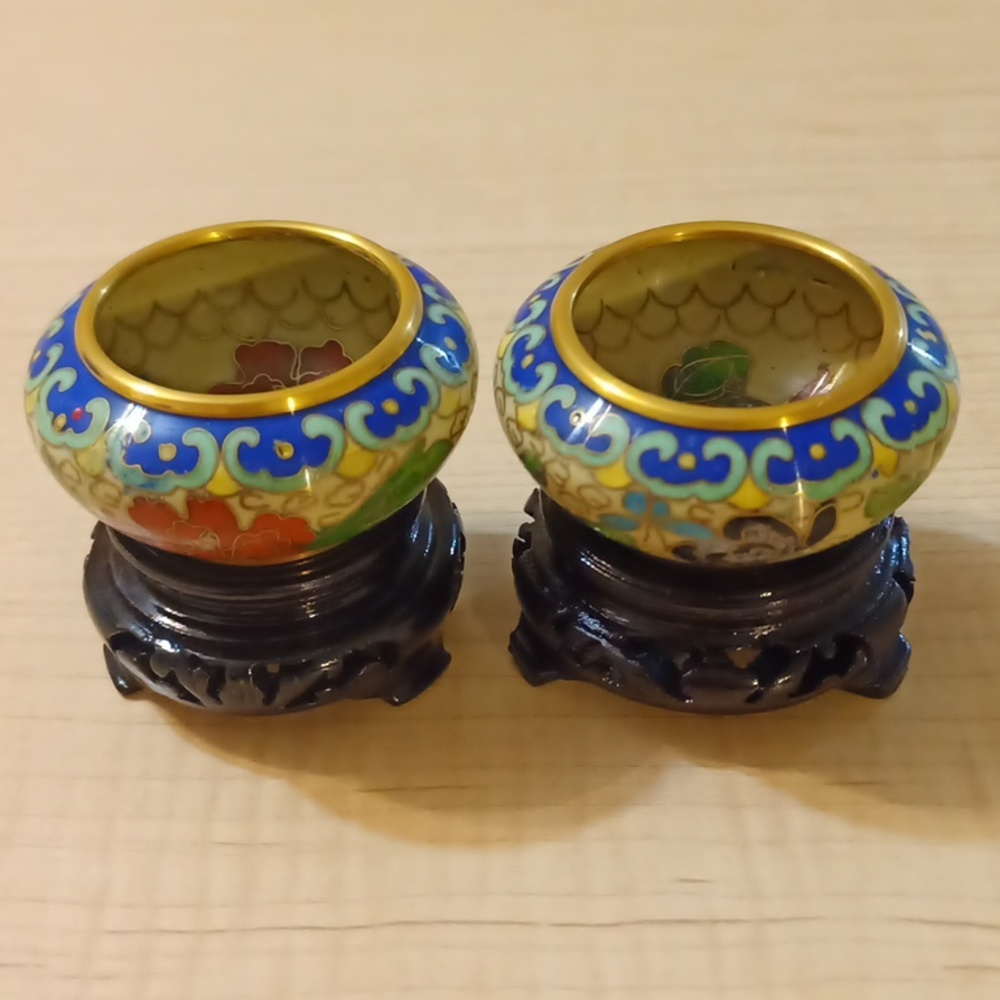 New Vintage Set 2 Cloisonne Mini Bowls Wooden Display Stand